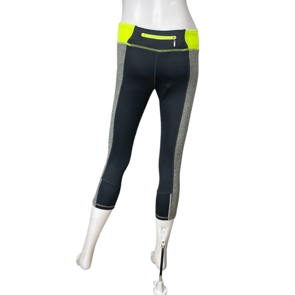 Athletic Gray Yellow Capri Yoga Run Gym Leggings
New - Picture 4 of 6